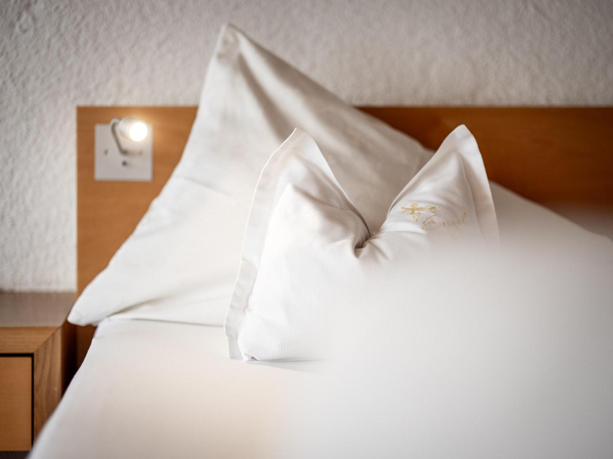 Hotel Engel เมลเลา ภายนอก รูปภาพ